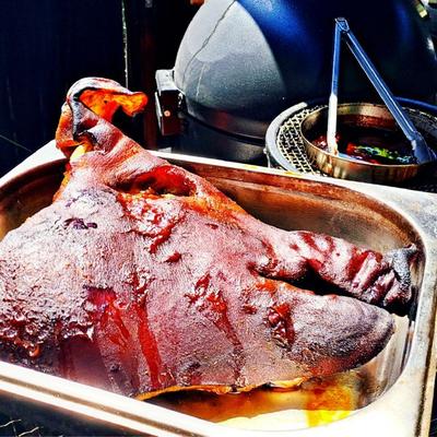 BBQ sertés fej